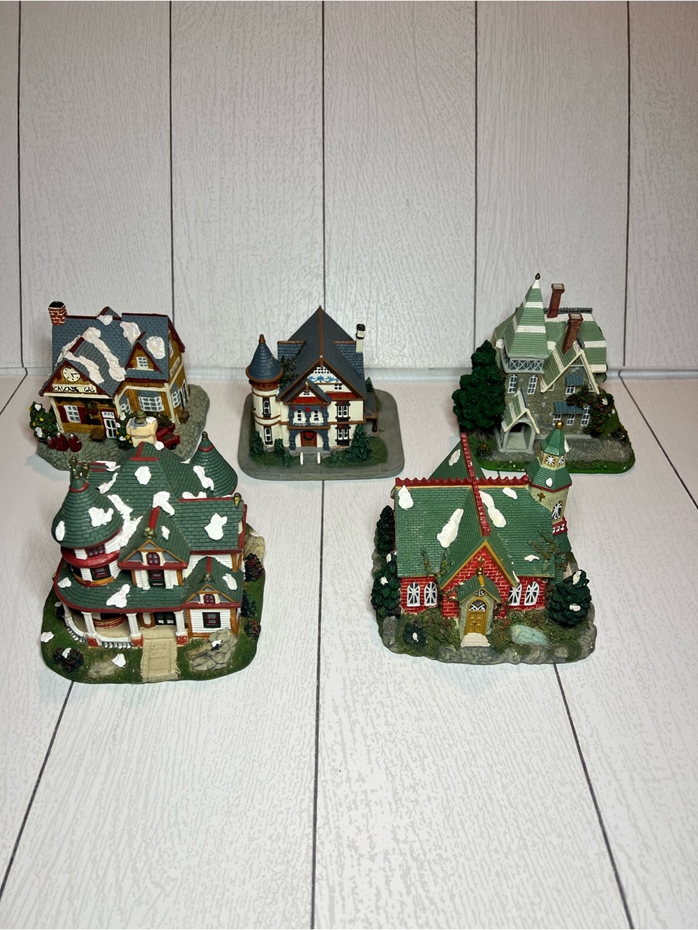 1995 Santas Best Christmas Village- 5 ceramic houses